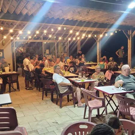 Κάμπινγκ Confort 5 Pers - Terrasse Privee - Api-1-52-1605 *